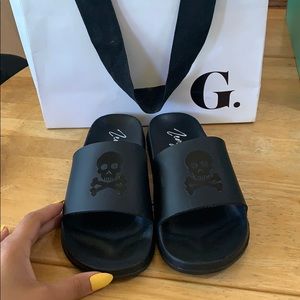 ZENZEE SKULL SLIDES